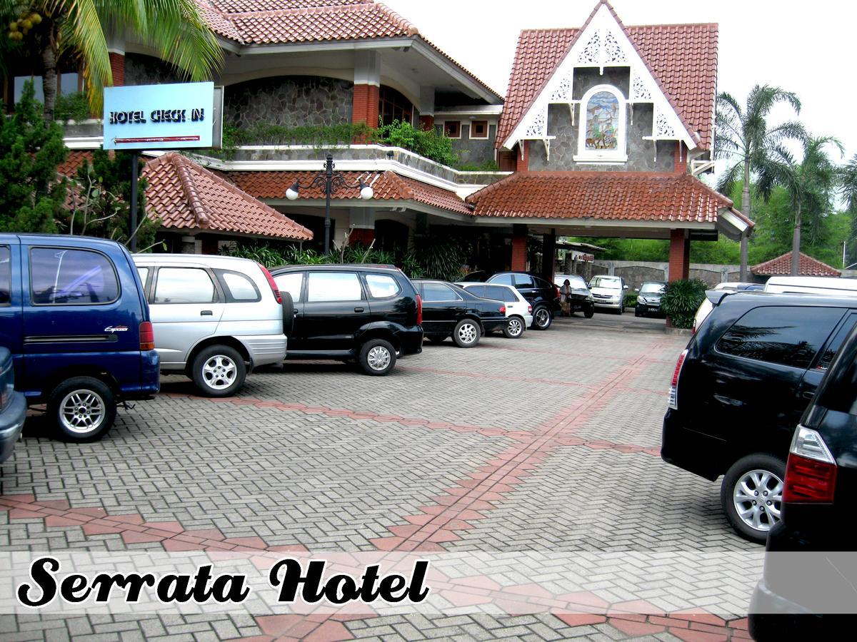 Pondok Serrata Hotel Semarang Exterior photo